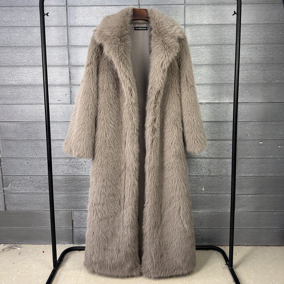 Extra-long Womens Winter Coat With A Suit-style Collar — view 14