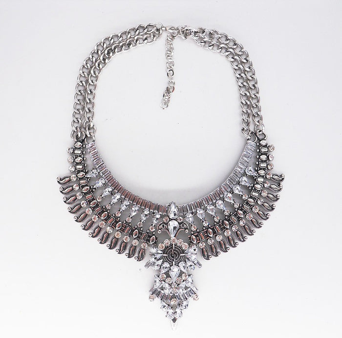 Fashionable Exaggerated Metal Vintage Clavicle Necklace